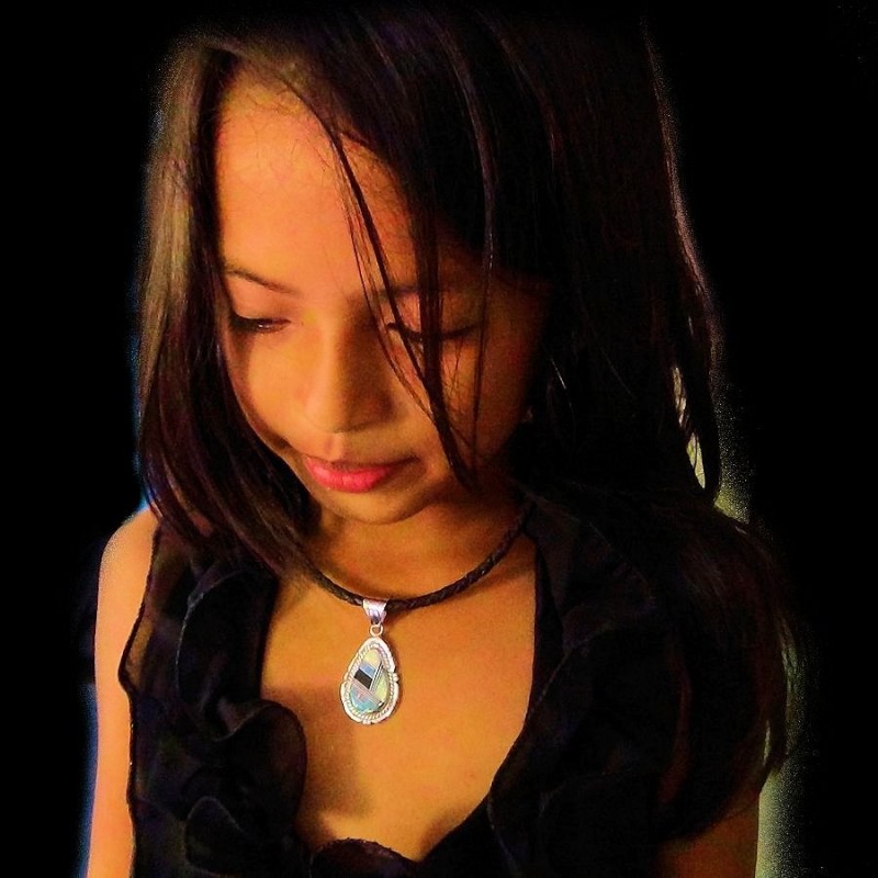 Pendentif Amerindien Zuni Opales et Jeais Noir