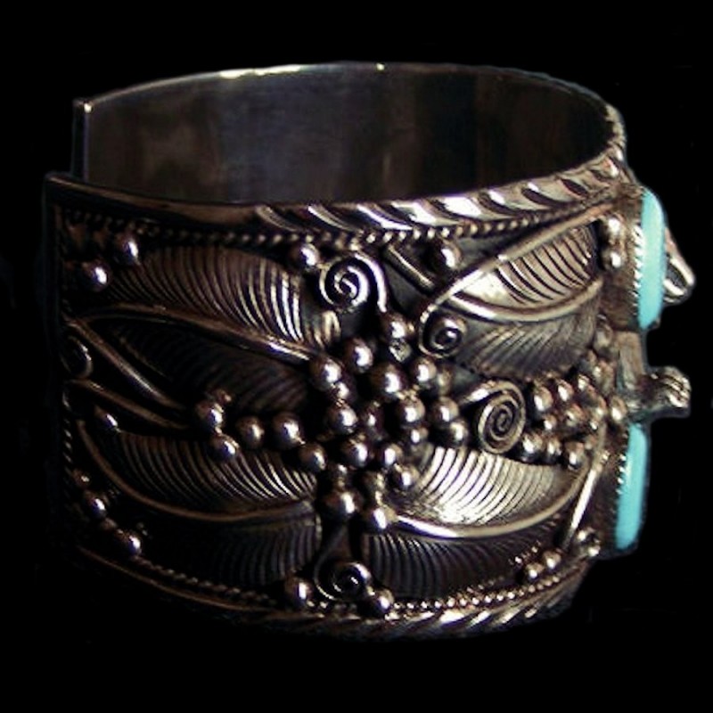 Bracelet Navajo Ours en Argent avec Cabochons de turquoise et de Corail