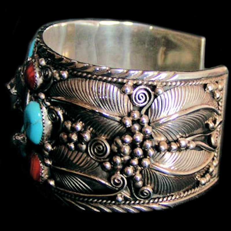 Bracelet Navajo Ours en Argent avec Cabochons de turquoise et de Corail