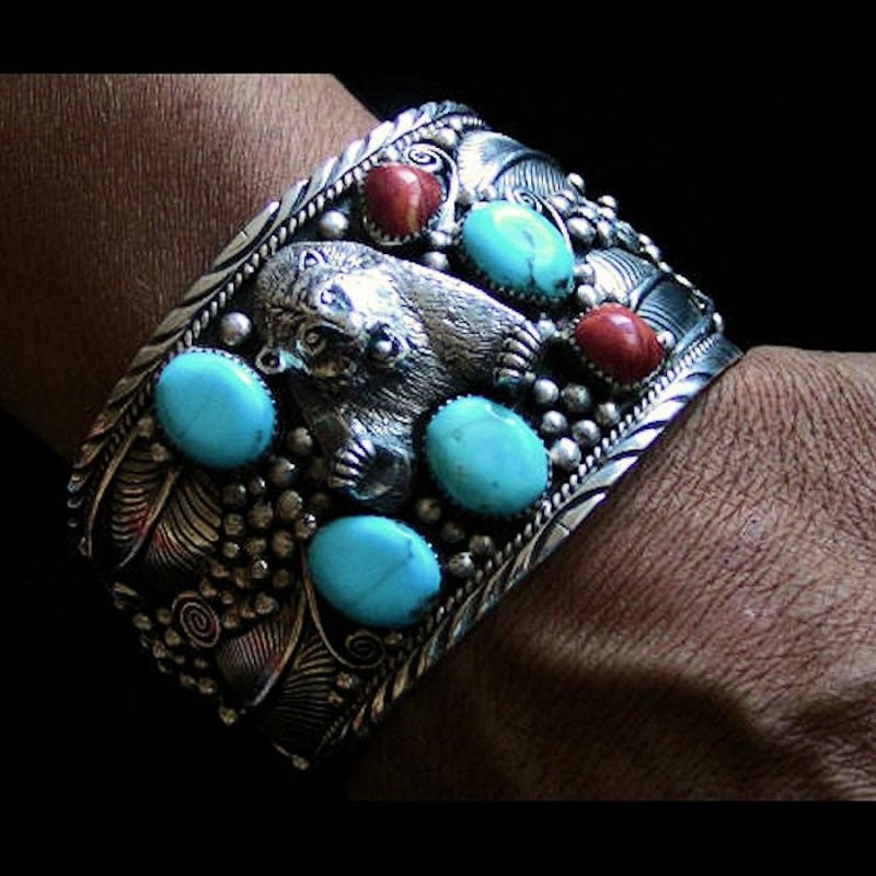 Bracelet Navajo Ours en Argent avec Cabochons de turquoise et de Corail