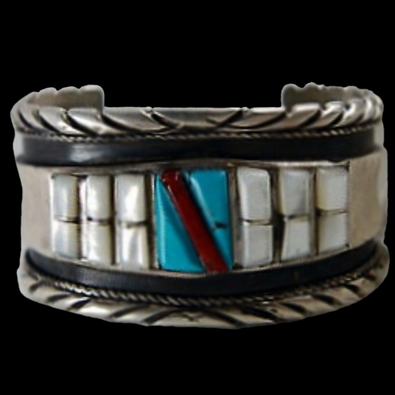 Braccialetto di ciottoli dei nativi americani Navajo Madreperla, turchese e corallo