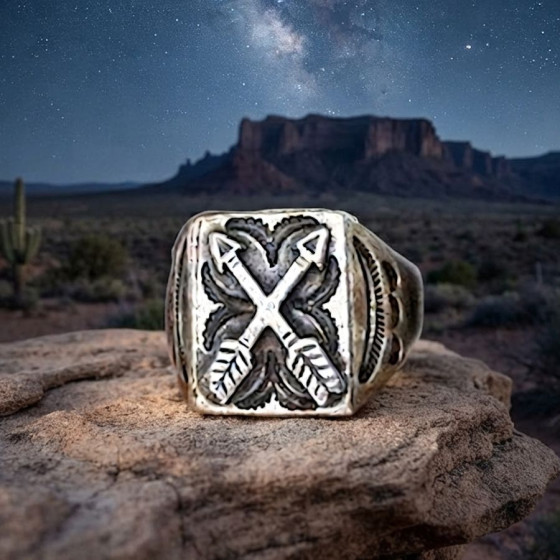 Navajo-Ring mit gekreuzten...