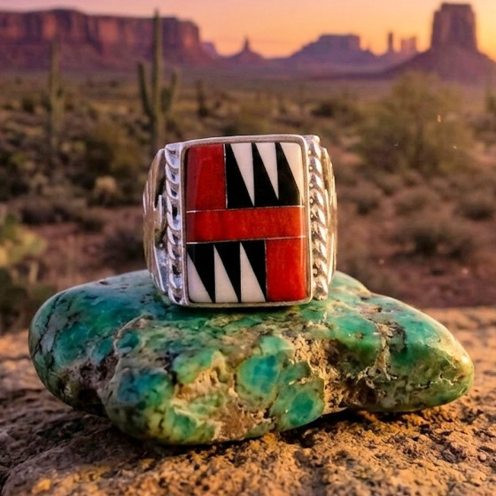 Navajo-Ring „Thunderbird“...