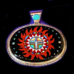 Pendente del dio del sole Navajo Nite Yei in Argento Sterling