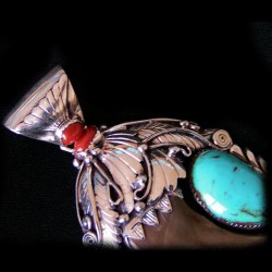 NAVAJO BEAR CLAW PENDANT
