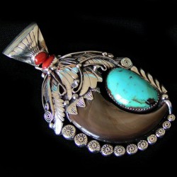NAVAJO BEAR CLAW PENDANT