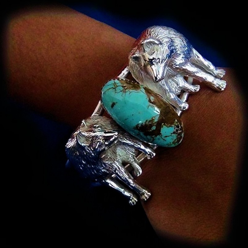 BRACELET LOUPS ET CABOCHONS
