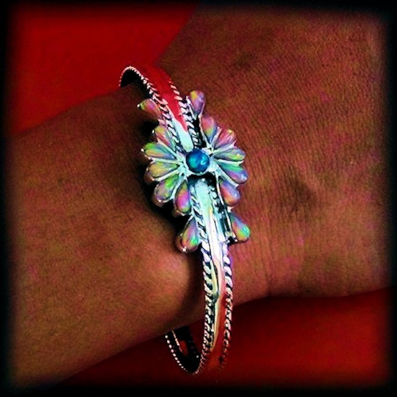 BRACELET FLEUR OPALE