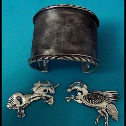 UNICORN AND PEGASUS BRACELET