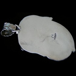 NAVAJO BEAR CLAW PENDANT