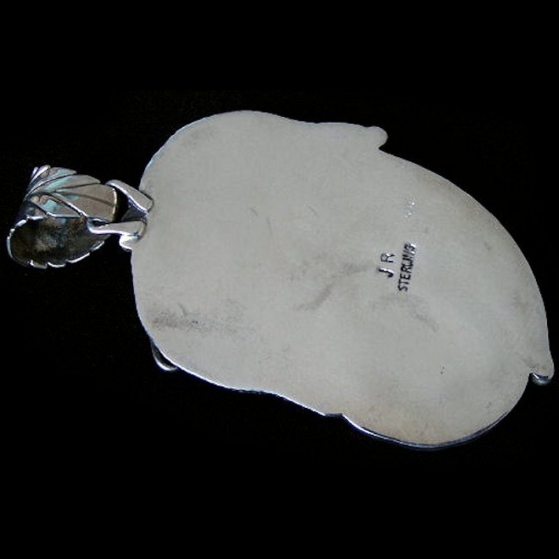 NAVAJO BEAR CLAW PENDANT