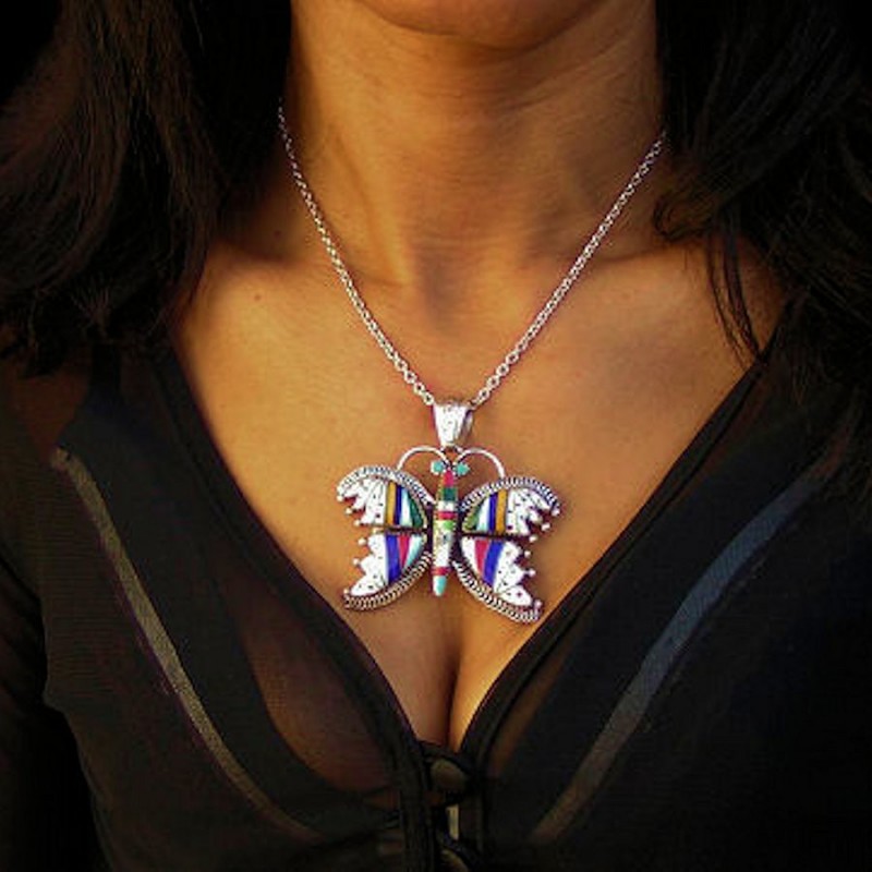 PENDENTIF PAPILLON EN ARGENT ET PIERRES SERTIES