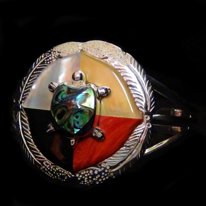 BRACELET ROUE MEDECINE ET ANIMAL