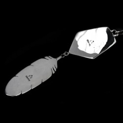 PENDENTIF POINTE DE FLECHE ET PLUME CORN ROW