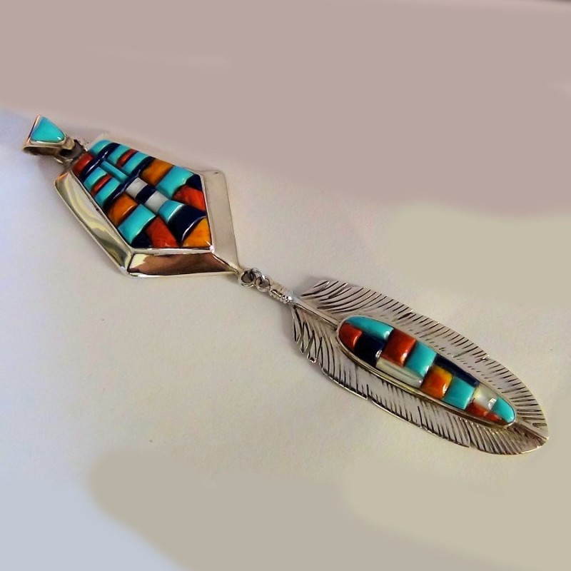 PENDENTIF POINTE DE FLECHE ET PLUME CORN ROW