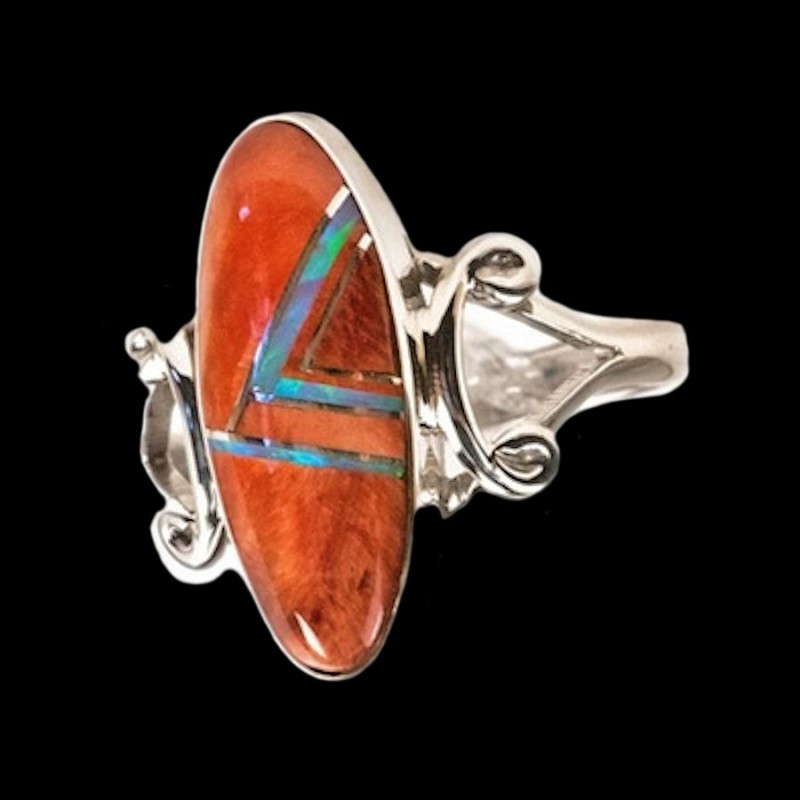 BAGUE OVALE SPONDYLUS ET OPALE