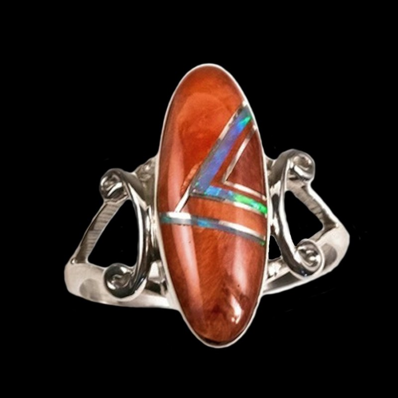 BAGUE OVALE SPONDYLUS ET OPALE