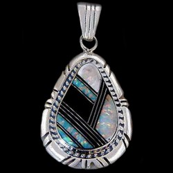 ZUNI SCHWARZ JASPER UND OPAL INDIANER ANHÄNGER