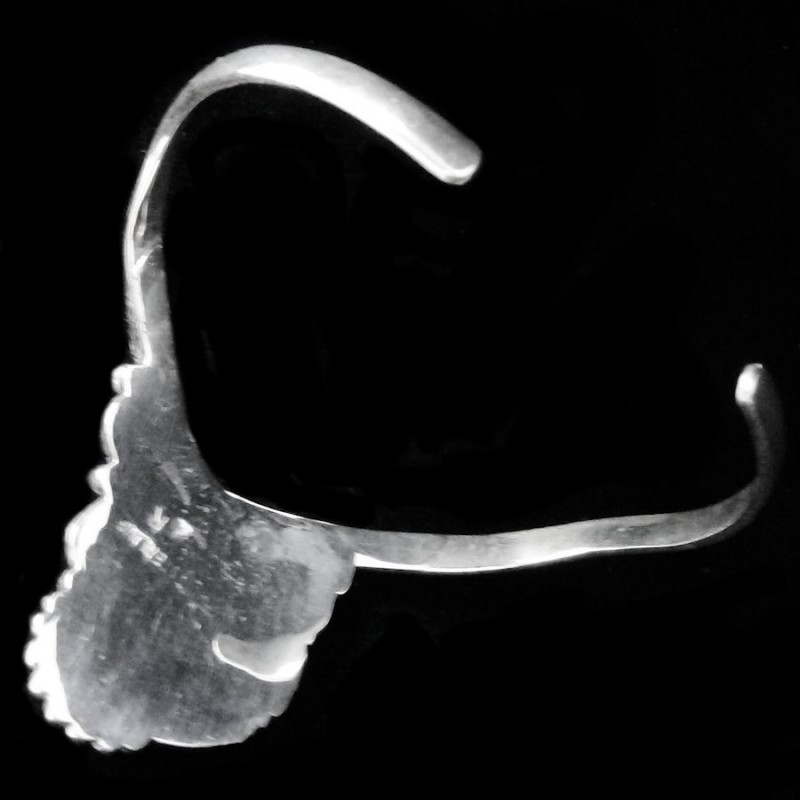 NAVAJO ARMREIF FÜR DAMEN FEDER UND CABOCHON