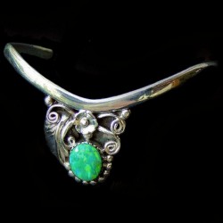 NAVAJO BRACELET FOR WOMAN WITH FEATHER AND CABOCHON