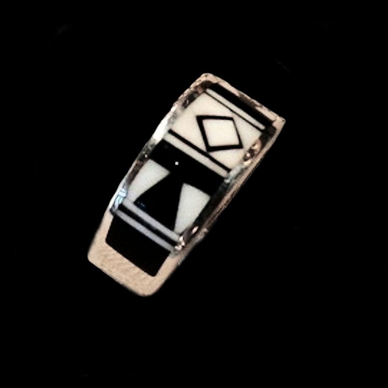 Mother of Pearl & Black Jasper Navajo Sterlingsilver Bandring